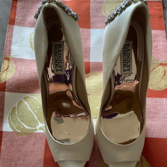 Badgley Mischka embellished heel - Picture 3 of 4